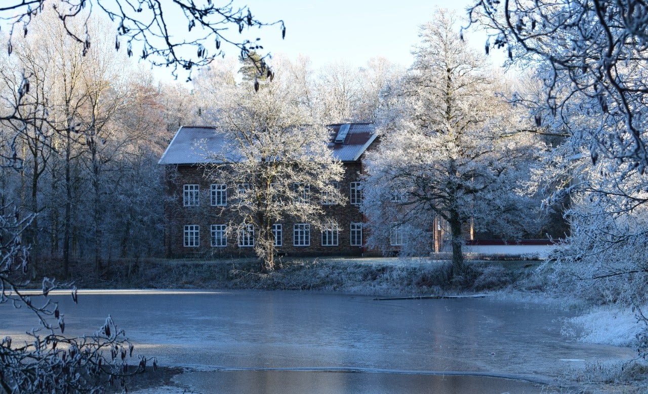 Vinterbild på Överlida museum
